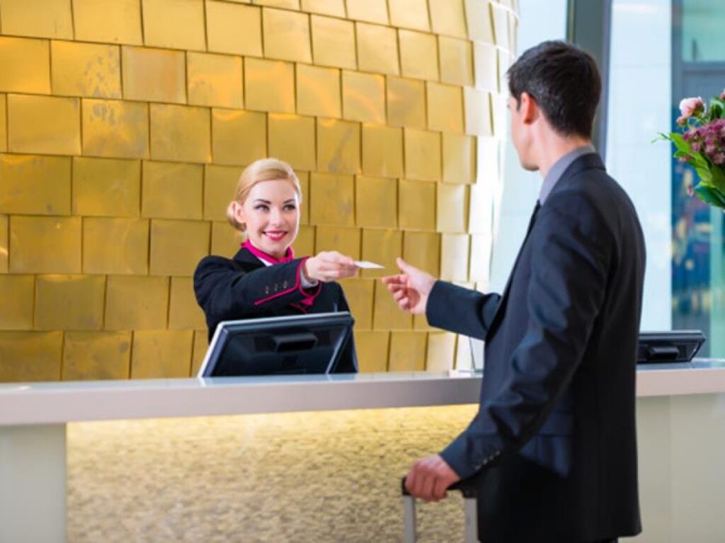 MANAJEMEN BISNIS PERHOTELAN