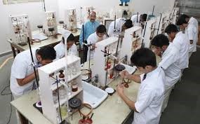 Pemodelan Simulasi Untuk Praktikum Teknik