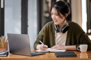 Training Digital Literacy untuk Profesional Non-Teknis