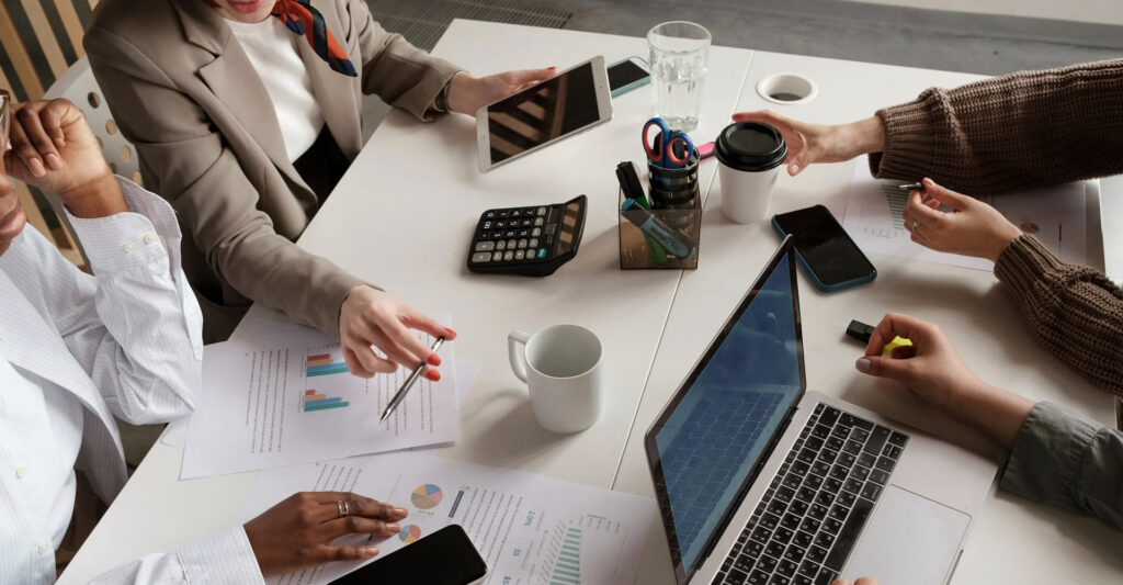 Training Empowering Teams in the Digital Workplace