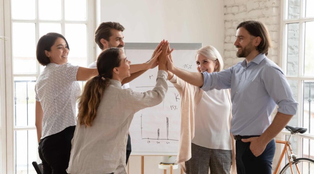 PENDEKATAN KEPEMIMPINAN LINTAS GENERASI